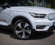 Volvo XC40 P8 Twin motor AWD, El. ťažné, Harman Kardon, Asistenti, DPH