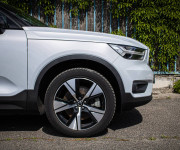 Volvo XC40 P8 Twin motor AWD, El. ťažné, Harman Kardon, Asistenti, DPH