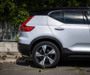 Volvo XC40 P8 Twin motor AWD, El. ťažné, Harman Kardon, Asistenti, DPH