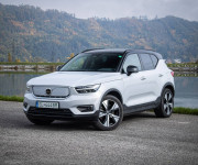 Volvo XC40 P8 Twin motor AWD, El. ťažné, Harman Kardon, Asistenti, 91% SOH, DPH