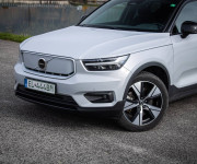 Volvo XC40 P8 Twin motor AWD, El. ťažné, Harman Kardon, Asistenti, 91% SOH, DPH