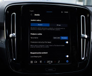 Volvo XC40 P8 Twin motor AWD, El. ťažné, Harman Kardon, Asistenti, 91% SOH, DPH