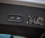 Volvo XC40 P8 Twin motor AWD, El. ťažné, Harman Kardon, Asistenti, 91% SOH, DPH