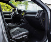 Volvo XC40 P8 Twin motor AWD, El. ťažné, Harman Kardon, Asistenti, 91% SOH, DPH