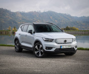 Volvo XC40 P8 Twin motor AWD, El. ťažné, Harman Kardon, Asistenti, 91% SOH, DPH