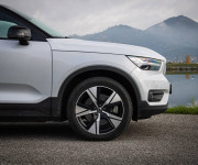 Volvo XC40 P8 Twin motor AWD, El. ťažné, Harman Kardon, Asistenti, 91% SOH, DPH