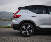Volvo XC40 P8 Twin motor AWD, El. ťažné, Harman Kardon, Asistenti, 91% SOH, DPH