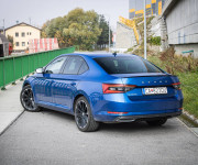 Škoda Superb 2.0 TDI 140kW Sportline, Matrix LED, Canton, DCC, El. ťažné, Supernova