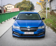 Škoda Superb 2.0 TDI 140kW Sportline, Matrix LED, Canton, DCC, El. ťažné, Supernova