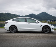 Tesla Model 3 Long Range Refresh EAP 95% SOH, Matrix Led, Dvojité Sklá, tepelné čerpadlo