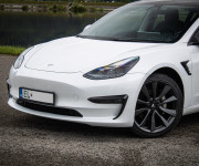 Tesla Model 3 Long Range Refresh EAP 95% SOH, Matrix Led, Dvojité Sklá, tepelné čerpadlo