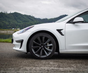 Tesla Model 3 Long Range Refresh EAP 95% SOH, Matrix Led, Dvojité Sklá, tepelné čerpadlo