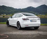 Tesla Model 3 Long Range Refresh EAP 95% SOH, Matrix Led, Dvojité Sklá, tepelné čerpadlo