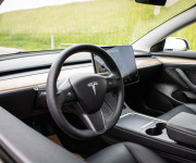 Tesla Model 3 Long Range Refresh EAP 95% SOH, Matrix Led, Dvojité Sklá, tepelné čerpadlo
