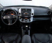 Toyota RAV4 2.2 D-4D 180 X