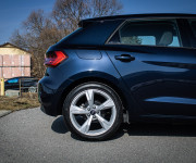 Audi A1 30 TFSI 85kW, Led svetlá, Ambient, R17 alu, Zrkadlenie obrazovky, Qi nabíjanie