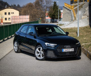 Audi A1 30 TFSI 85kW, Led svetlá, Ambient, R17 alu, Zrkadlenie obrazovky, Qi nabíjanie