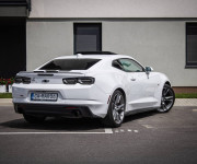 Chevrolet Camaro 2.0T 205 kW, Maxton doplnky, Strešné okno, klapky, pekný stav