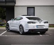 Chevrolet Camaro 2.0T 205 kW, Maxton doplnky, Strešné okno, klapky, pekný stav