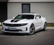Chevrolet Camaro 2.0T 205 kW, Maxton doplnky, Strešné okno, klapky, pekný stav