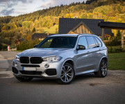 BMW X5 30d xDrive MPacket, LED svetlá, HUD, servis, ambientné osvetlenie