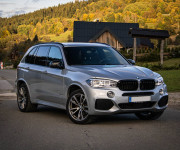 BMW X5 30d xDrive MPacket, LED svetlá, HUD, servis, ambientné osvetlenie