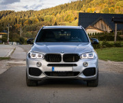 BMW X5 30d xDrive MPacket, LED svetlá, HUD, servis, ambientné osvetlenie