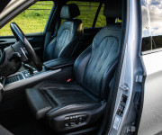 BMW X5 30d xDrive MPacket, LED svetlá, HUD, servis, ambientné osvetlenie