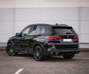 BMW X5 30d xDrive MSport, Swarowski, Pano, HUD, R22, Vzduchový podvozok, vysoká výbava
