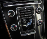 Volvo XC60 2.4L D5 AWD R-Design, 162kW, M6, 5d.