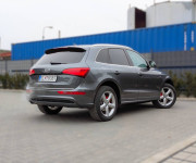 Audi Q5 2.0 TDI 190k S-Line quattro S tronic, 140kW, A7, 5d.