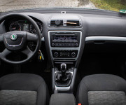 Škoda Octavia Combi 2.0 TDI CR, Vyhrievané sedadlá, parkovacie senzory, poctivé km