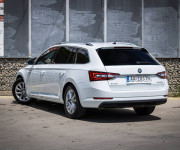 Škoda Superb Combi 2.0 TDI DSG Style, Webasto, Kessy, Bixenón, Navi, pamäťové sedadlo