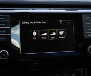 Škoda Superb Combi 2.0 TDI DSG Style, Webasto, Kessy, Bixenón, Navi, pamäťové sedadlo