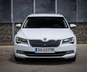 Škoda Superb Combi 2.0 TDI DSG Style, Webasto, Kessy, Bixenón, Navi, pamäťové sedadlo