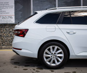 Škoda Superb Combi 2.0 TDI DSG Style, Webasto, Kessy, Bixenón, Navi, pamäťové sedadlo