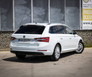 Škoda Superb Combi 2.0 TDI DSG Style, Webasto, Kessy, Bixenón, Navi, pamäťové sedadlo