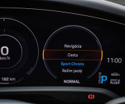 Porsche Taycan S, 1. Majiteľ, Slovenské, Bicolor interiér, Sport Chrono Packet, DPH