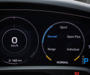 Porsche Taycan S, 1. Majiteľ, Slovenské, Bicolor interiér, Sport Chrono Packet, DPH