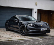 Porsche Taycan S, 1. Majiteľ, Slovenské, Bicolor interiér, Sport Chrono Packet, DPH