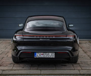 Porsche Taycan S, 1. Majiteľ, Slovenské, Bicolor interiér, Sport Chrono Packet, DPH