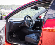Tesla Model 3 Highland Long Range 93%SOH, Ultra red metalíza, fólie, odpočet
