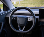 Tesla Model 3 Highland Long Range 93%SOH, Ultra red metalíza, fólie, odpočet