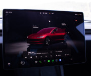 Tesla Model 3 Highland Long Range 93%SOH, Ultra red metalíza, fólie, odpočet