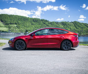 Tesla Model 3 Highland Long Range 93%SOH, Ultra red metalíza, fólie, odpočet