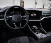 Volkswagen Touareg 3.0 V6 TDI 210kW, Masáž, Webasto, HUD, nočné videnie, softclose, ťažné