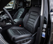 Volkswagen Touareg 3.0 V6 TDI 210kW, Masáž, Webasto, HUD, nočné videnie, softclose, ťažné