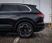 Volkswagen Touareg 3.0 V6 TDI 210kW, Masáž, Webasto, HUD, nočné videnie, softclose, ťažné