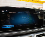 Mercedes-Benz GLS 63S 7m, Akrapovič, Fólia, Keramické brzdy, Soft Close, Masáž
