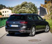 Volkswagen Passat Variant 2.0 TDI DSG 4Motion, Matrix, Masáž, 360 kamera, ACC, DCC, ťažné